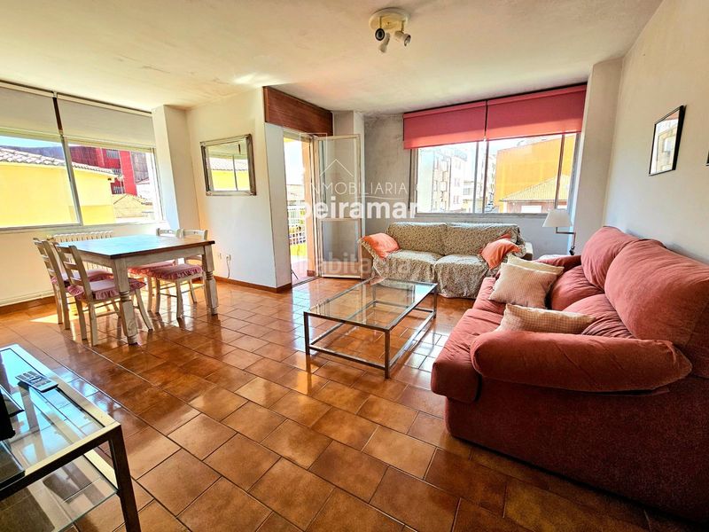 Foto f12b9b00-55ce-4298-9658-abc2e7422da8. Edifici a Pobra do Caramiñal (A)