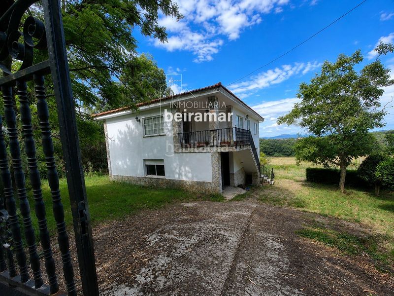 Foto cf79a1ef-8ebd-48f3-b961-feada7023aee. Casa amb aparcament a Pobra do Caramiñal (A)