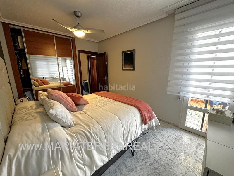 Foto e04efbec-47cf-48d1-8bb3-751068c37b72. Semi detached house with fireplace parking pool in Alcázares (Los)