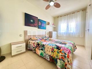 Etagenwohnung  Carrer del puig rom. Piso de dos habitaciones con ascensor