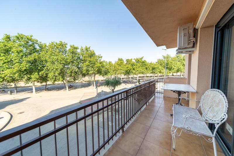 Foto 58bd8486-9e42-4130-bd7c-c052ca88e05c. Piso amplio piso reformado de 4 habitaciones con vistas a la ciutadella en Roses