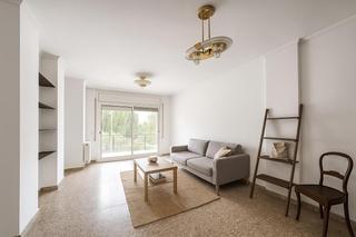 Etagenwohnung  Marignane. Piso de cuatro habitaciones con ascensor