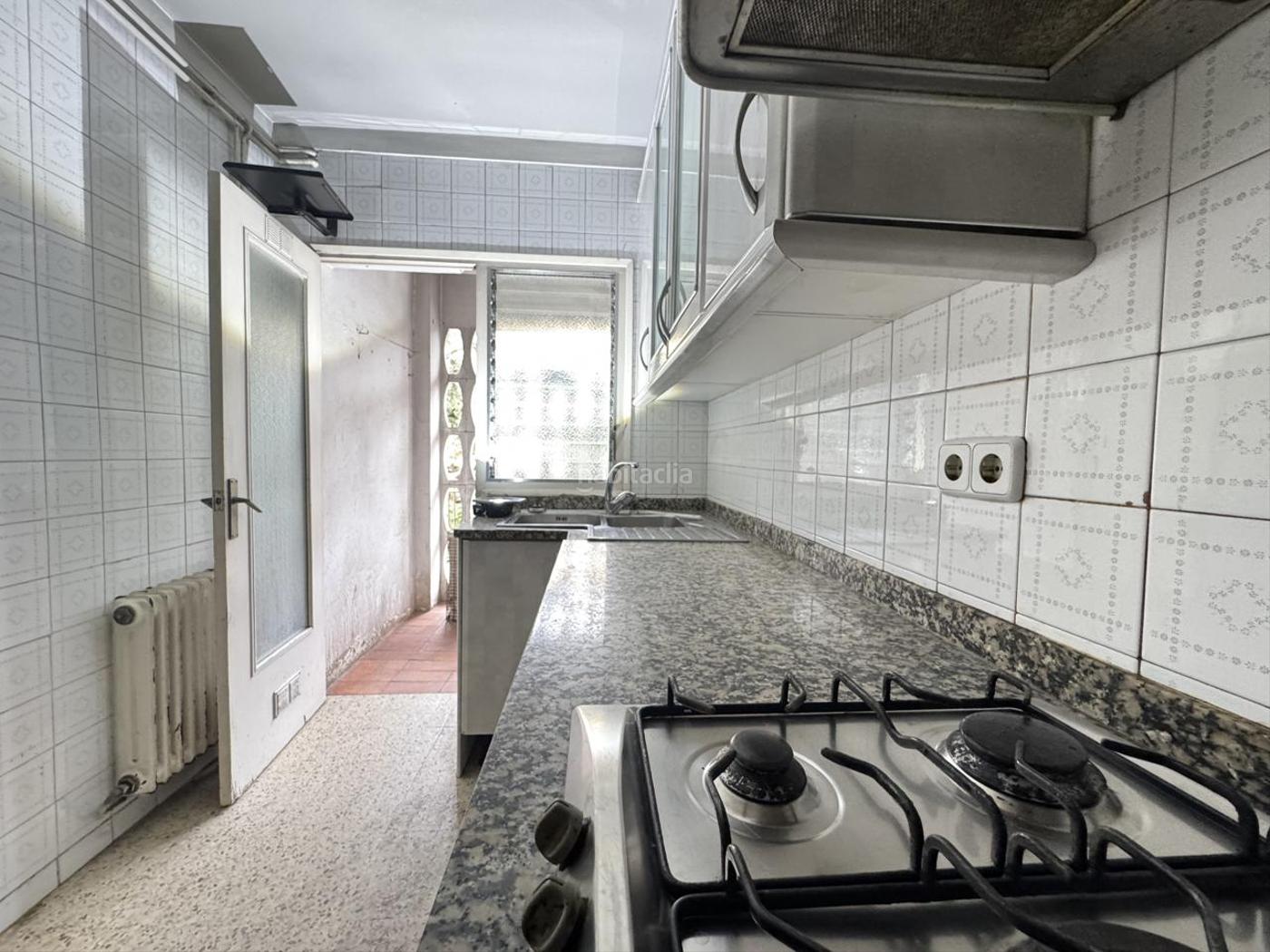 PISO DE CUATRO HABITACIONES CON ASCENSOR Figueres