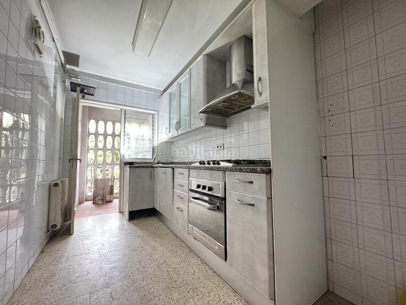 Foto 0b8c5e8f-4c37-44dd-977b-bfbc0a787a63. Piso  de cuatro habitaciones con ascensor en Eixample-Horta Capallera Figueres
