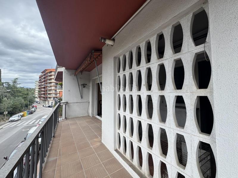 Foto 1453f01d-2a8c-4b37-a3dc-fe6b4fbcfa37. Piso  de cuatro habitaciones con ascensor en Eixample-Horta Capallera Figueres