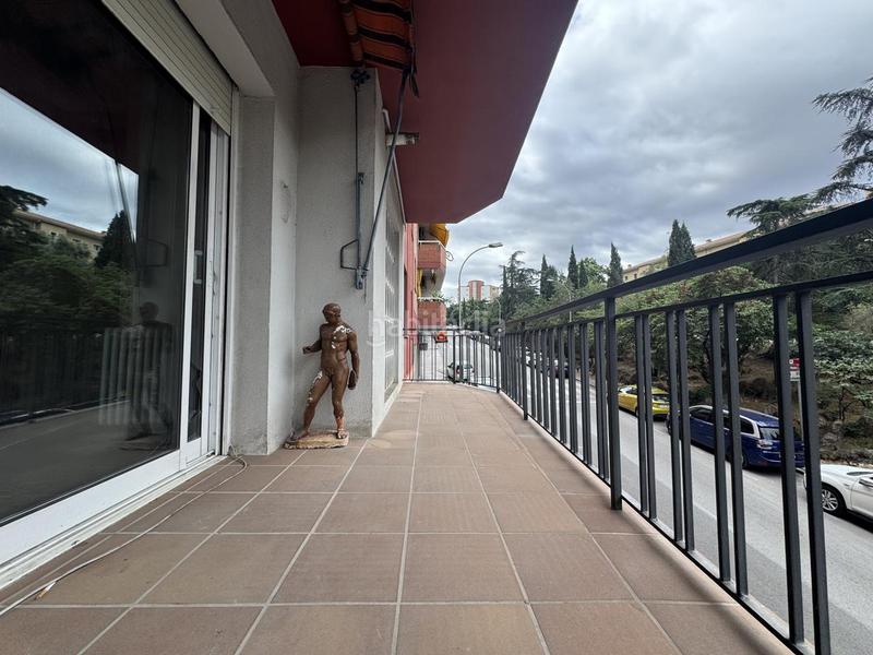 Foto d7ba0012-aaf3-483d-8ca5-61e6f3cd4d32. Piso  de cuatro habitaciones con ascensor en Eixample-Horta Capallera Figueres