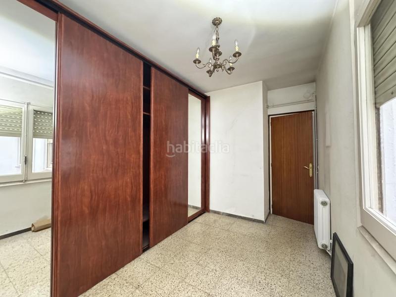 Foto d7e07d01-6021-40a0-9138-820c5b7a3756. Piso  de cuatro habitaciones con ascensor en Eixample-Horta Capallera Figueres