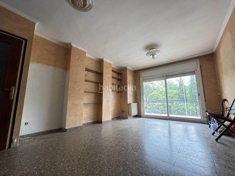 Foto e1b3d7d8-9261-4106-a645-fbfff26b6eb9. Piso  de cuatro habitaciones con ascensor en Eixample-Horta Capallera Figueres