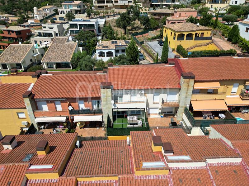 Foto 749a9a6c-59fa-4d3b-8efe-f6e3990e9aba. Reihenhaus mit parking in Palau-saverdera