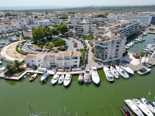 Casa  Port canigó. Exclusiva casa esquinera con amarre privado.
