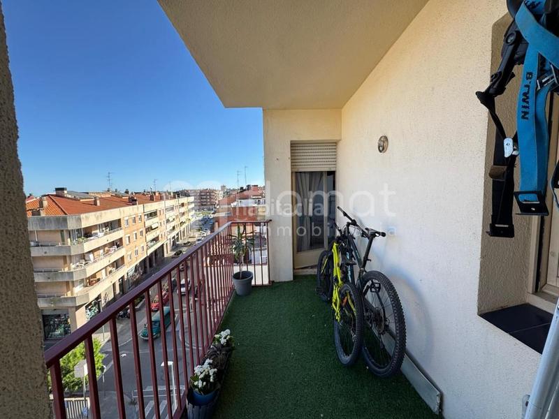 Foto b60b29d4-7246-460e-8c31-22880c40cb16. Piso  reformado con ascensor y balcón en Centre Figueres