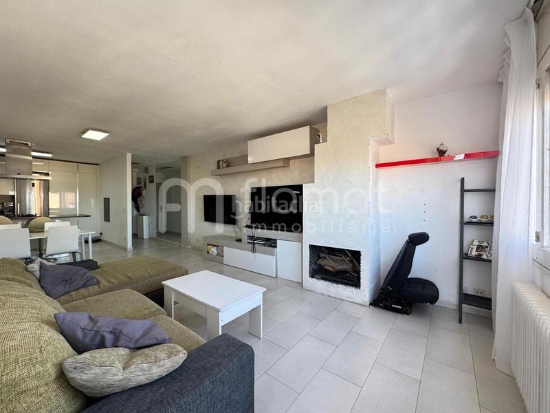 Foto de91c751-6b83-49d5-85cc-124d58bca0b9. Piso  reformado con ascensor y balcón en Centre Figueres