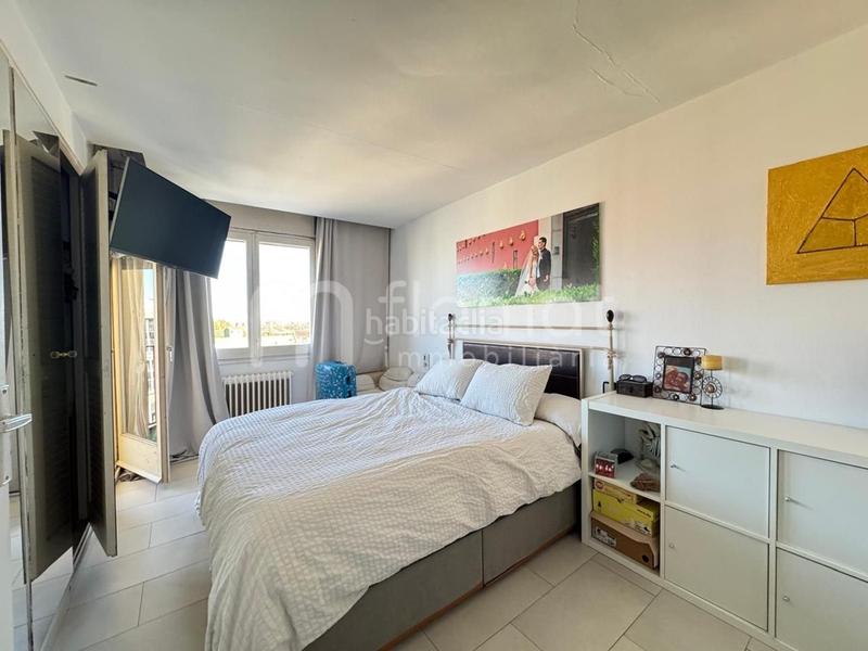 Foto df762498-8170-47c1-9ae9-e9166206c298. Piso  reformado con ascensor y balcón en Centre Figueres