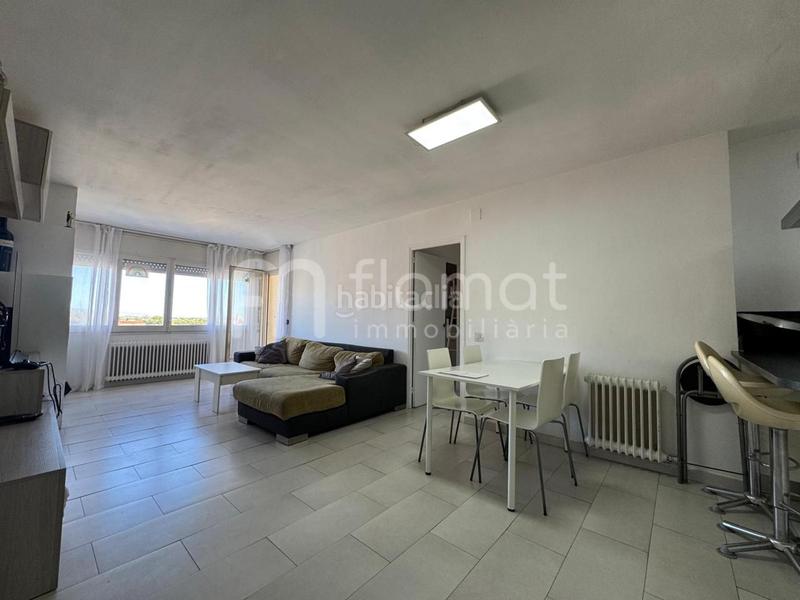 Foto df8cf71a-cb52-4124-9e95-76dc001d0515. Piso  reformado con ascensor y balcón en Centre Figueres