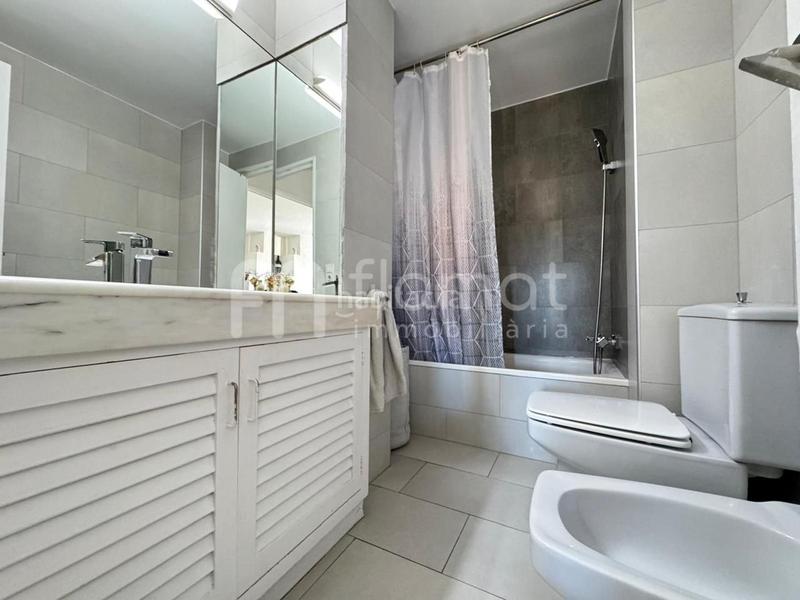 Foto e4eacd19-22d8-45bf-a602-cc9f7ae1e4f0. Piso  reformado con ascensor y balcón en Centre Figueres