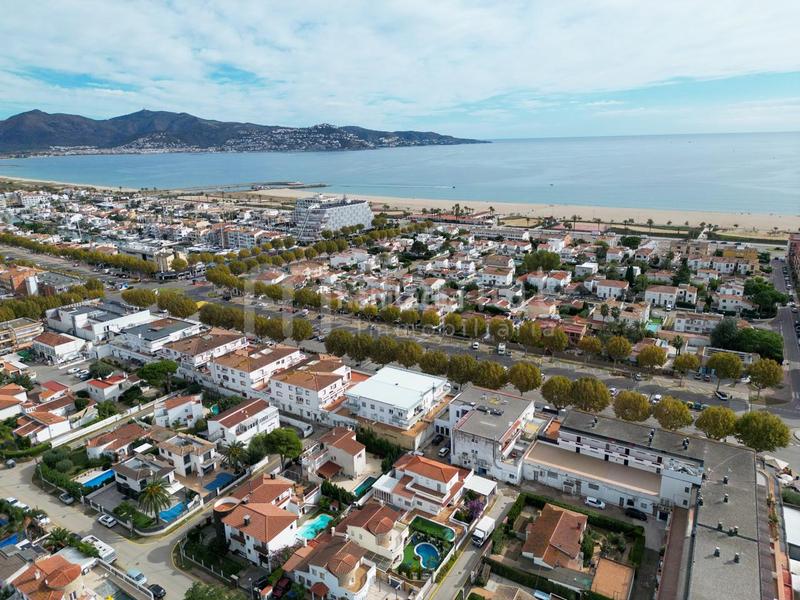 Foto 75cc560f-a5b5-4b7c-8230-2f56357cbff2. Haus mit pool in Moxó - Sant Mori Empuriabrava