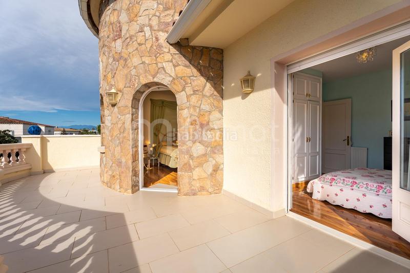 Foto 96edad12-2978-44cf-88ca-aff1f3e0fe28. Haus mit pool in Moxó - Sant Mori Empuriabrava