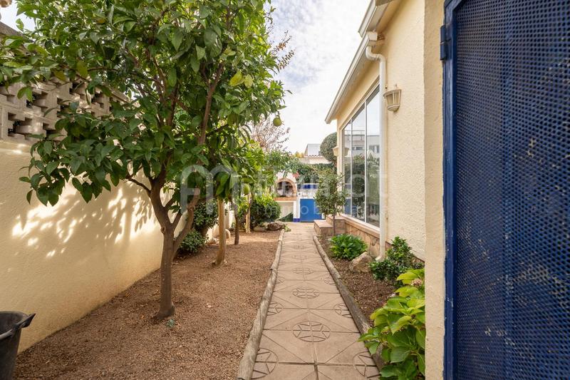 Foto 9b24b07b-dcb4-4160-9d53-834046cdab16. Haus mit pool in Moxó - Sant Mori Empuriabrava