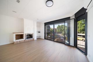 Pis  Carrer de valncia. Piso de 4 habitaciones reformado