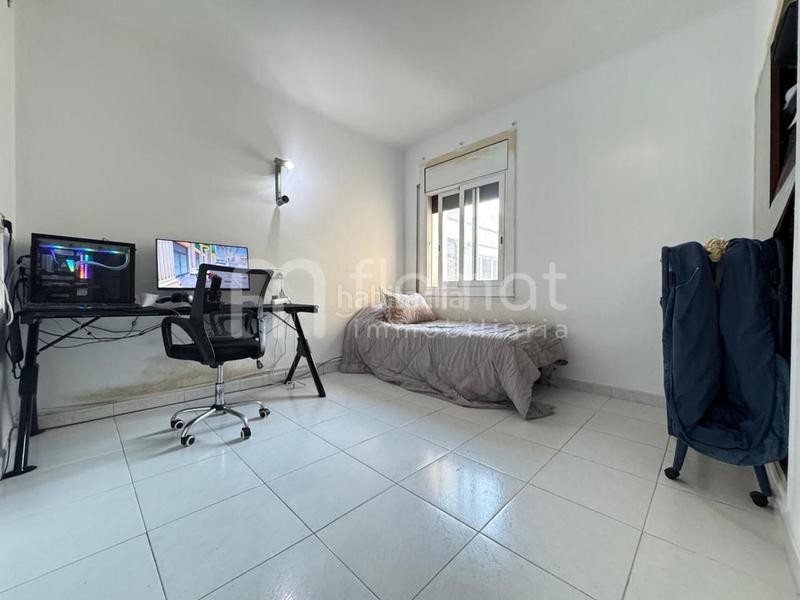 Foto 54845edc-7303-4198-be26-a785f1806be2. Piso amplio piso piso de cuatro habitaciones en Eixample-Horta Capallera Figueres