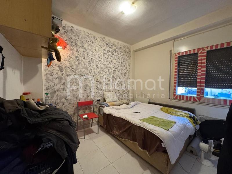 Foto c95a7f6c-7afa-4a27-b7f9-0843805511bb. Piso amplio piso piso de cuatro habitaciones en Eixample-Horta Capallera Figueres