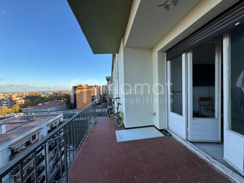 Foto ce214668-262d-47ae-8ed8-7ca708c02356. Piso amplio piso piso de cuatro habitaciones en Eixample-Horta Capallera Figueres