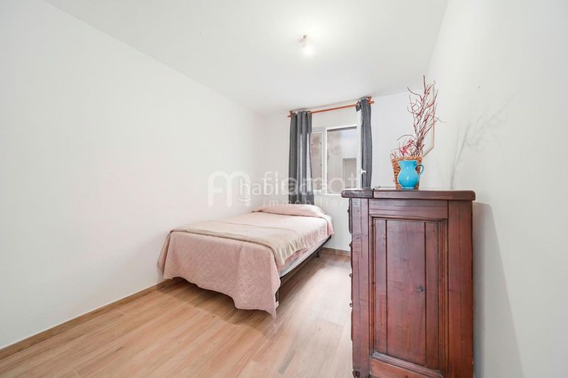 Foto b855417f-f7f3-4433-b048-8582c4967ebd. Flat in Eixample-Horta Capallera Figueres