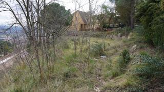 Terreny residencial  Creu. Parcela esquinera de 1.274 m en venta en el sector a1 de montv