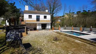 Casa  Ramon y cajal. Casa a 4 vientos con piscina y vistas en venta en la urbanizació