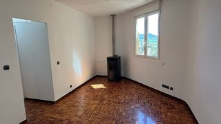 Appartamento  De la vila. Luminoso piso con vistas abiertas, estufa de pellets y piscina e