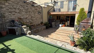 Casa a schiera  Raval santa eulàlia. Casa de pueblo reformada con patio de 68 m y cobertizo de piedra