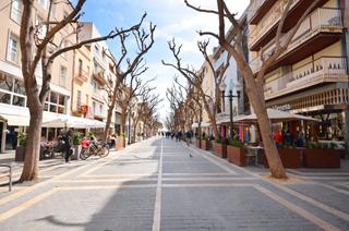 Lloguer Local Comercial  La rambla. Local comercial