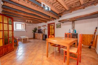 Casa en Eixample. Casa en zona tranquila a 5 minutos del centro
