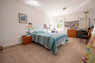 Casa a Eixample. Casa en zona tranquila a 5 minutos del centro