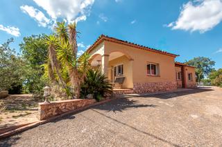 Chalet en Urbanitzacions del Nord. Chalet en roca de malvet