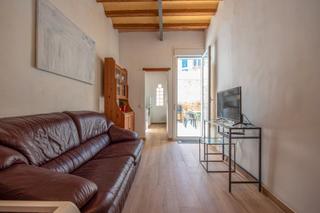 Casa a Eixample. Casa reformada, dividida en 2 pisos independientes