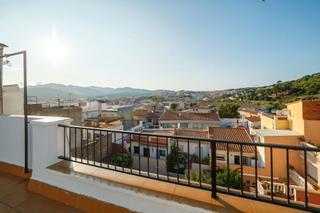 Location Appartement  Carrer de trafalgar. Alquiler temporada de invierno, con terraza de uso privado