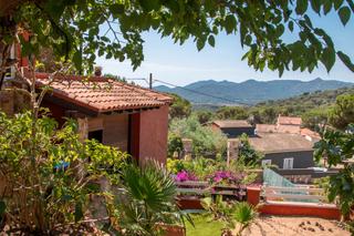 Maison à Urbanitzacions del Nord. Encanto mediterranio con vistas a la montaña