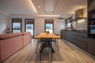 Casa a Carrer de pecher 7. Casa sostenible con 2 apartamentos, muy cerca del centro a pie