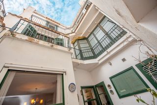 Haus in Eixample. Casa en el centro de sant feliu de guíxols
