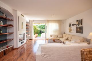 Casa adossada  Cam� de les penyes. Chalet con vistas a la monta�a y al mar