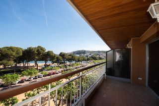 Pis  Carrer de sant antoni. Piso con vista panorámica al paseo del mar
