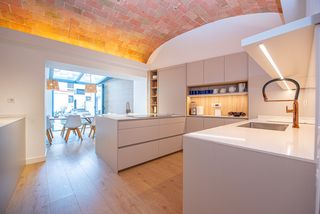 Casa  Carrer de joan maragall. Oasis en una ubicaci�n inmejorable