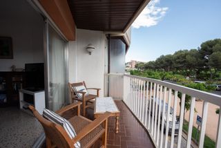 Pis  Passeig dels gu�xols. Piso en passeig dels guixols