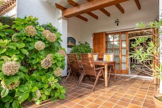 Location Maison jumelée  Avinguda sant pol. Casa pareada en alquiler para vivienda habitual con jardín priva