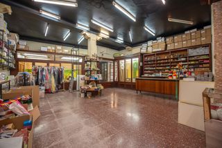 Lloguer Local Comercial  Carrer de sant domènec. Gran local en centro del pueblo