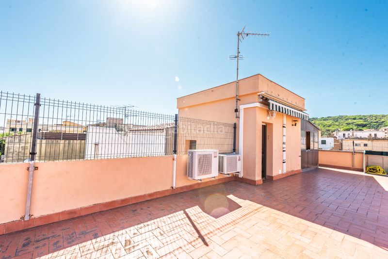 Foto 909401d7-33a9-4059-b765-20730c96d0e3. Piso en carrer d'antoni de capmany 40 un ático que lo tiene todo, tranquilidad en el centro con gran terraza en Sant Feliu de Guíxols