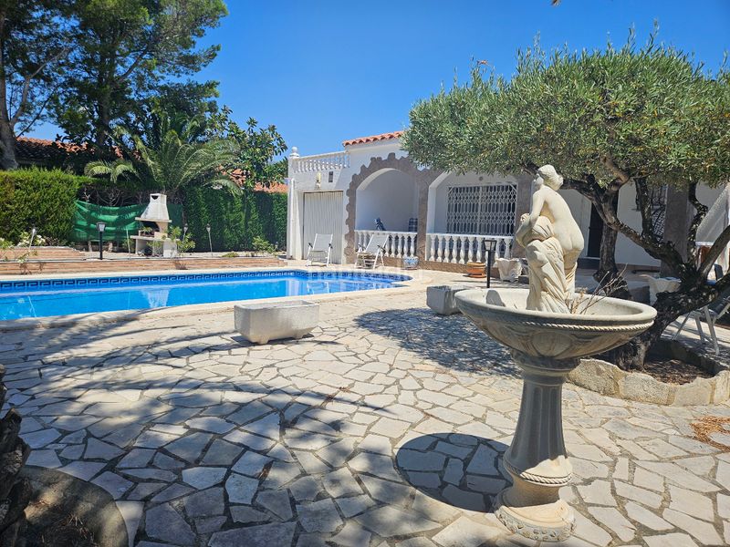 Foto ef4f4bd7-e3a7-452e-8ad6-c70fd62f12a6. Xalet amb piscina a Calafat Ametlla de Mar (L´)