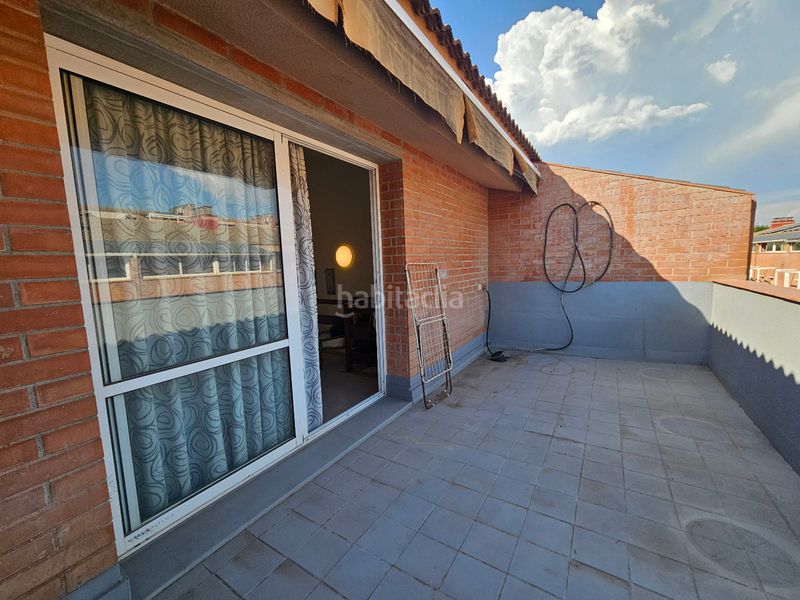 Foto 407ba93a-af54-4d74-afb8-7998cde20302. Casa aparellada amb aparcament piscina a Centre Reus