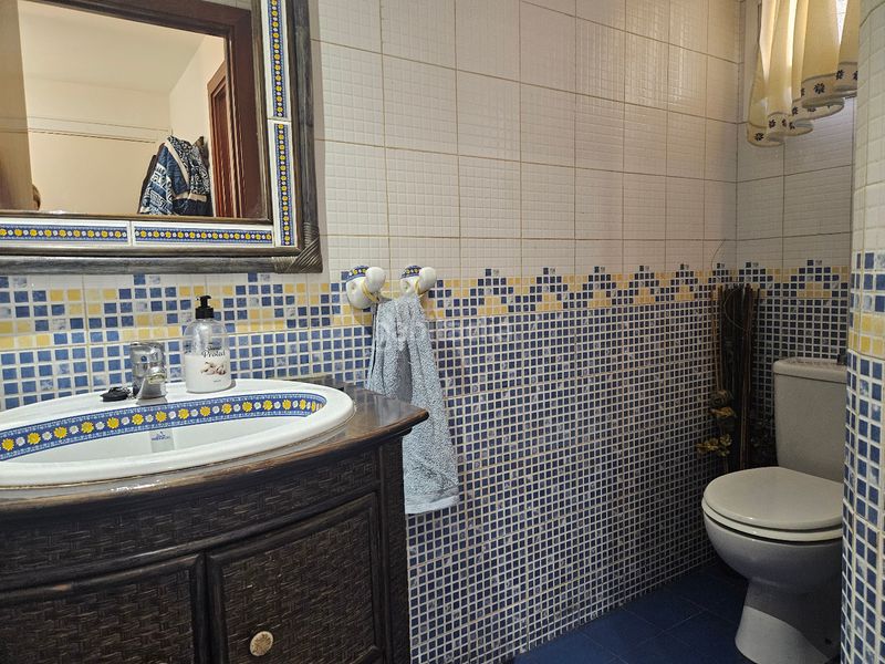 Foto 4d3d0f75-77ba-432c-820c-0e365e55d2ed. Casa aparellada amb aparcament piscina a Centre Reus